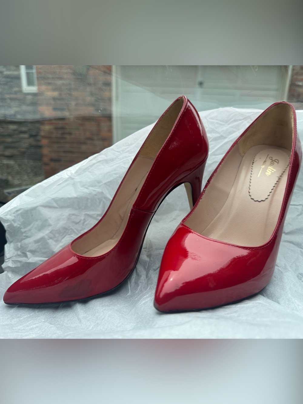 Red Patent Pointed-Toe Women’s Pumps